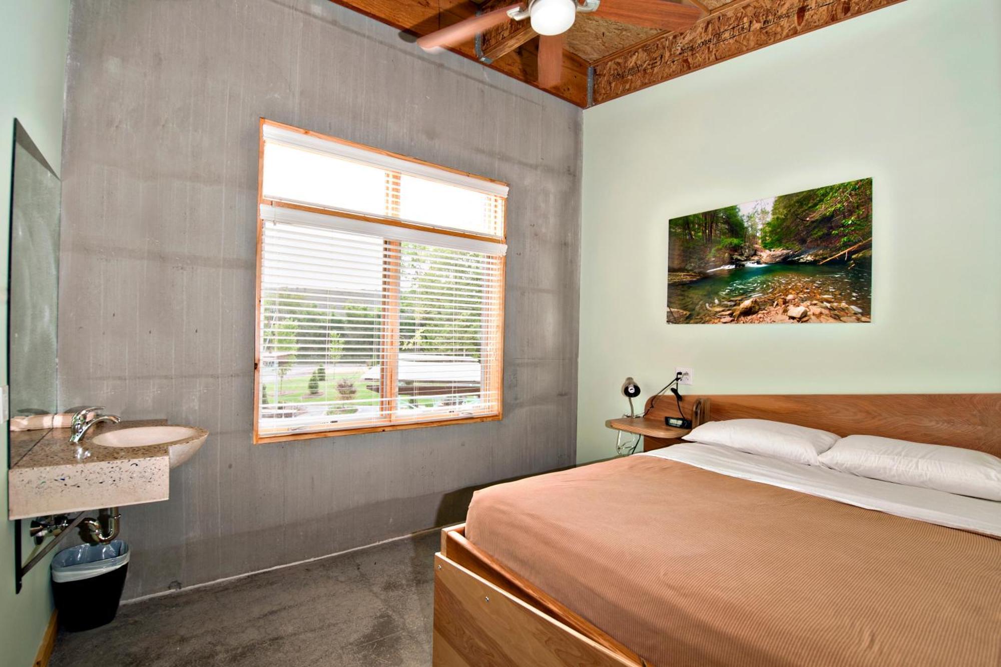 Hostel The Crash Pad: An Uncommon *